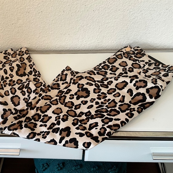 NWT CHICOS Cheetah print So Slimming slim ankle pants 😍😍😍♥️ stretch 😍😍😍 - Picture 1 of 14